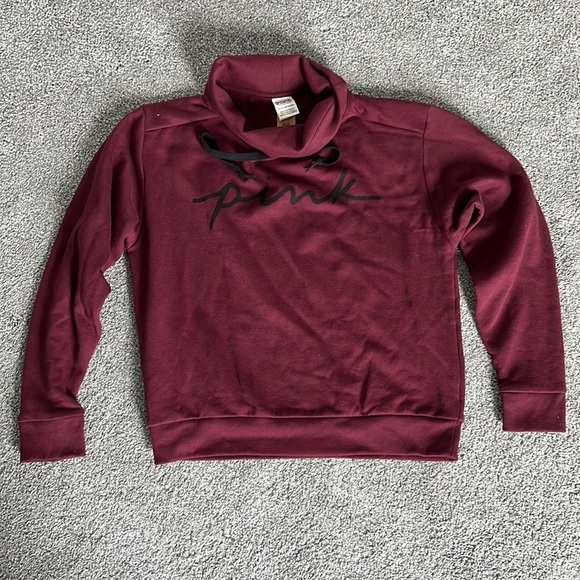 🎄🎄NWT FIRM Pink pullover..Pink Victoria’s Secret - Picture 1 of 3